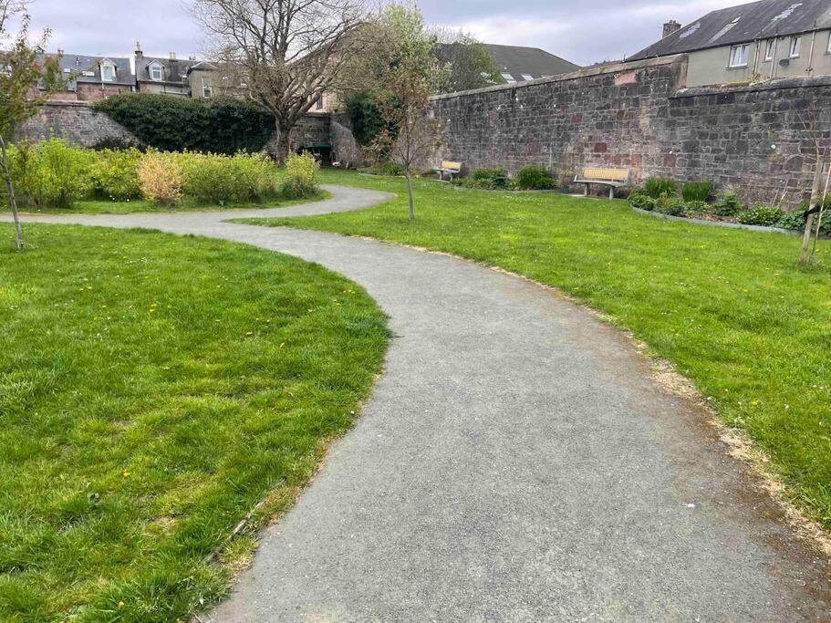 Cosy James Street Park 2 Bedroom, Ground Floor Apartment, Garden Helensburgh Extérieur photo
